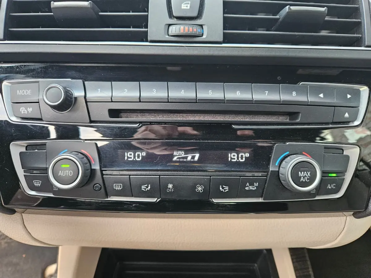 218i Executive Automaat! NAP! Leer! Airco/Clima! Cruise Control! Leuke Auto!