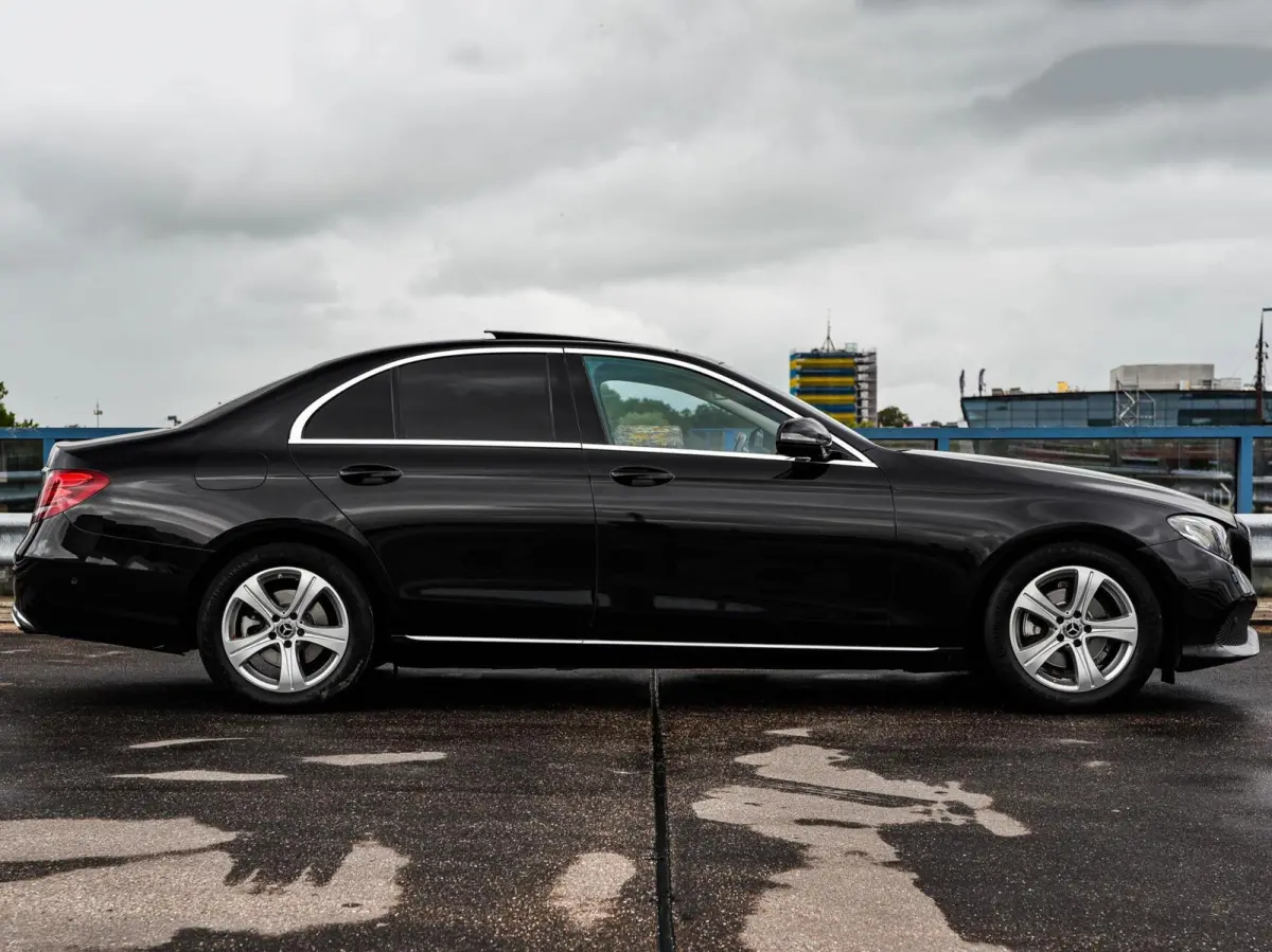 200 d Business | Panoramadak | Widescreen | Leder | Sfeerverlichting | Stoelverwarming | ECC | LED | Dealeronderhouden