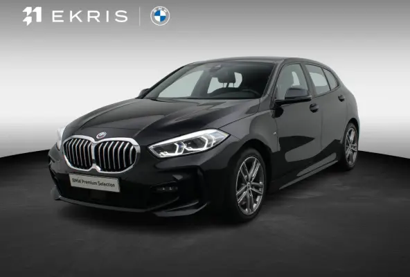 5-deurs 120i Executive | M Sportpakket | Parking Pack | Achteruitrijcamera | DAB | HiFi | 17''