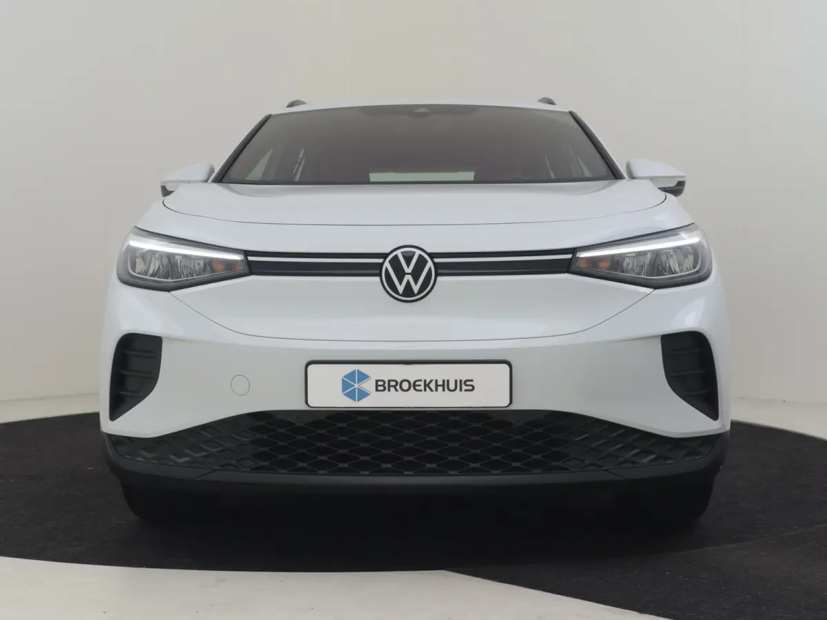 Pure | Cruise control Adapt | App Connect | Parkeersensoren voor/achter | Stuur/stoelverwarming | DAB | LED | Navi | Keyless start | 19"LMV
