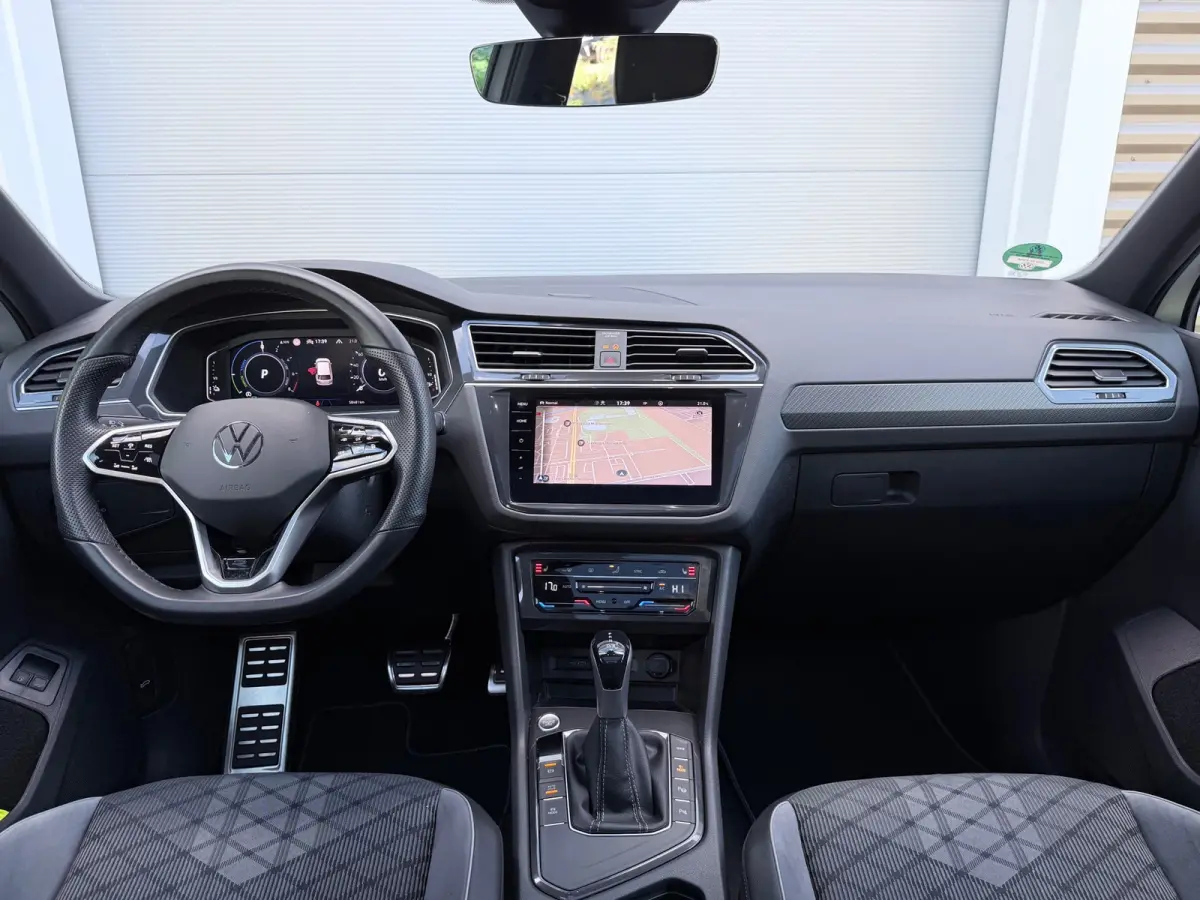 1.4 TSI eHybrid R-Line Pano/Keyless/Camera