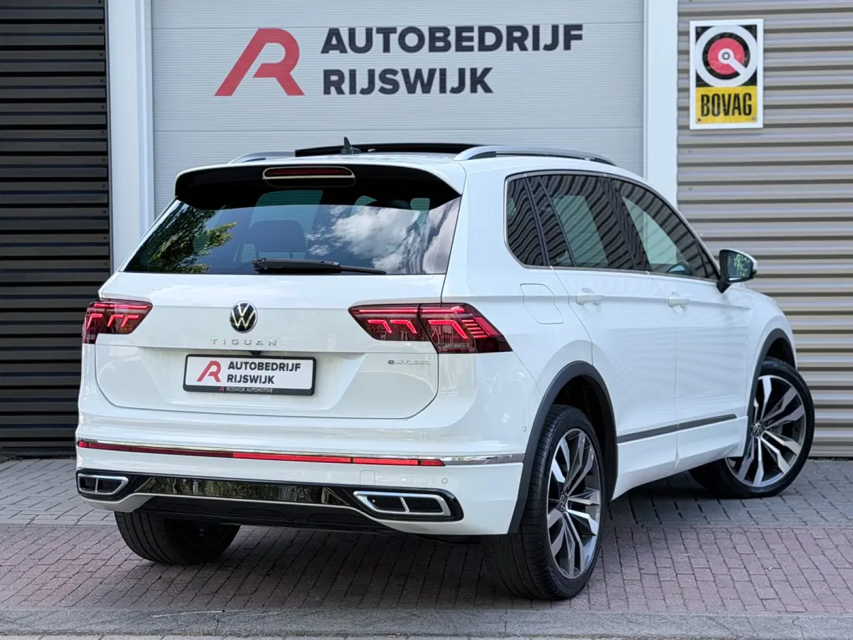 1.4 TSI eHybrid R-Line Pano/Keyless/Camera