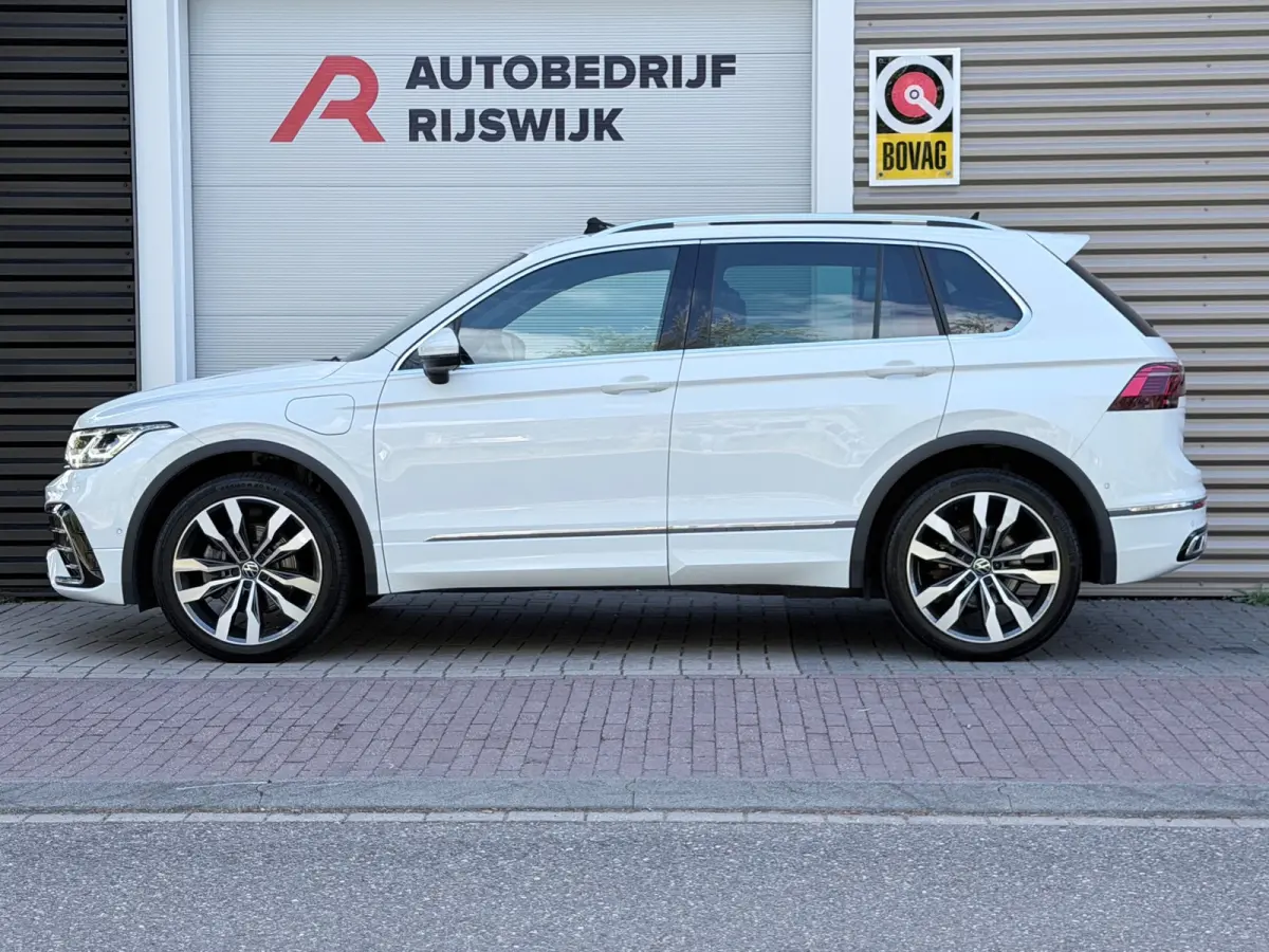 1.4 TSI eHybrid R-Line Pano/Keyless/Camera