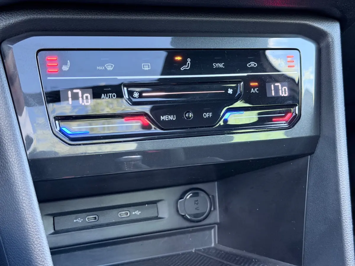 1.4 TSI eHybrid R-Line Pano/Keyless/Camera