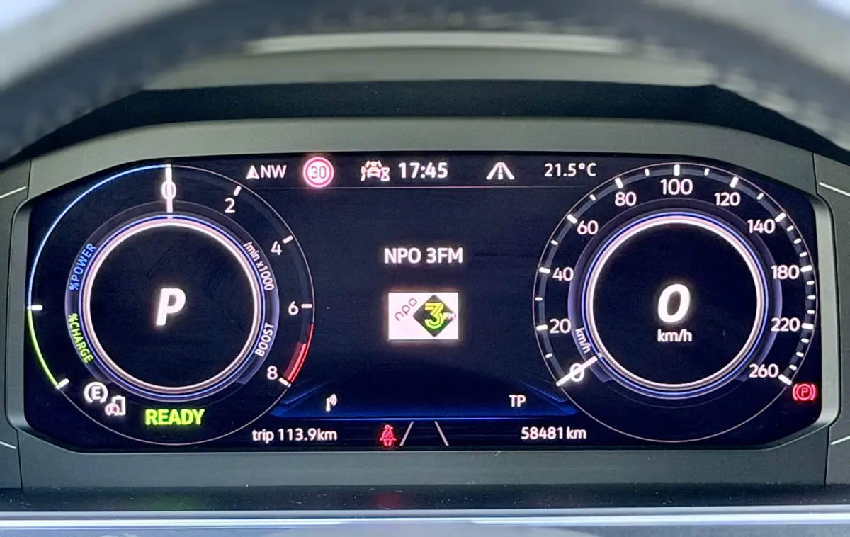 1.4 TSI eHybrid R-Line Pano/Keyless/Camera
