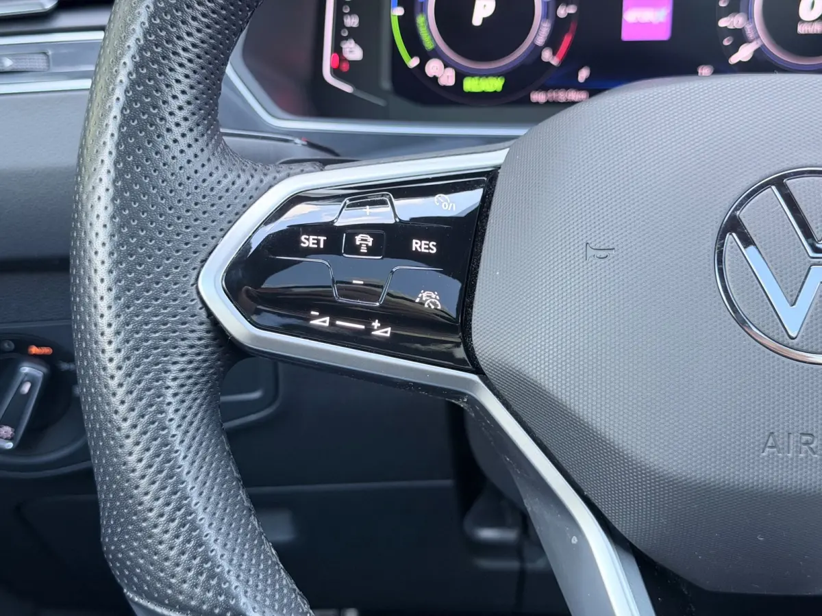 1.4 TSI eHybrid R-Line Pano/Keyless/Camera