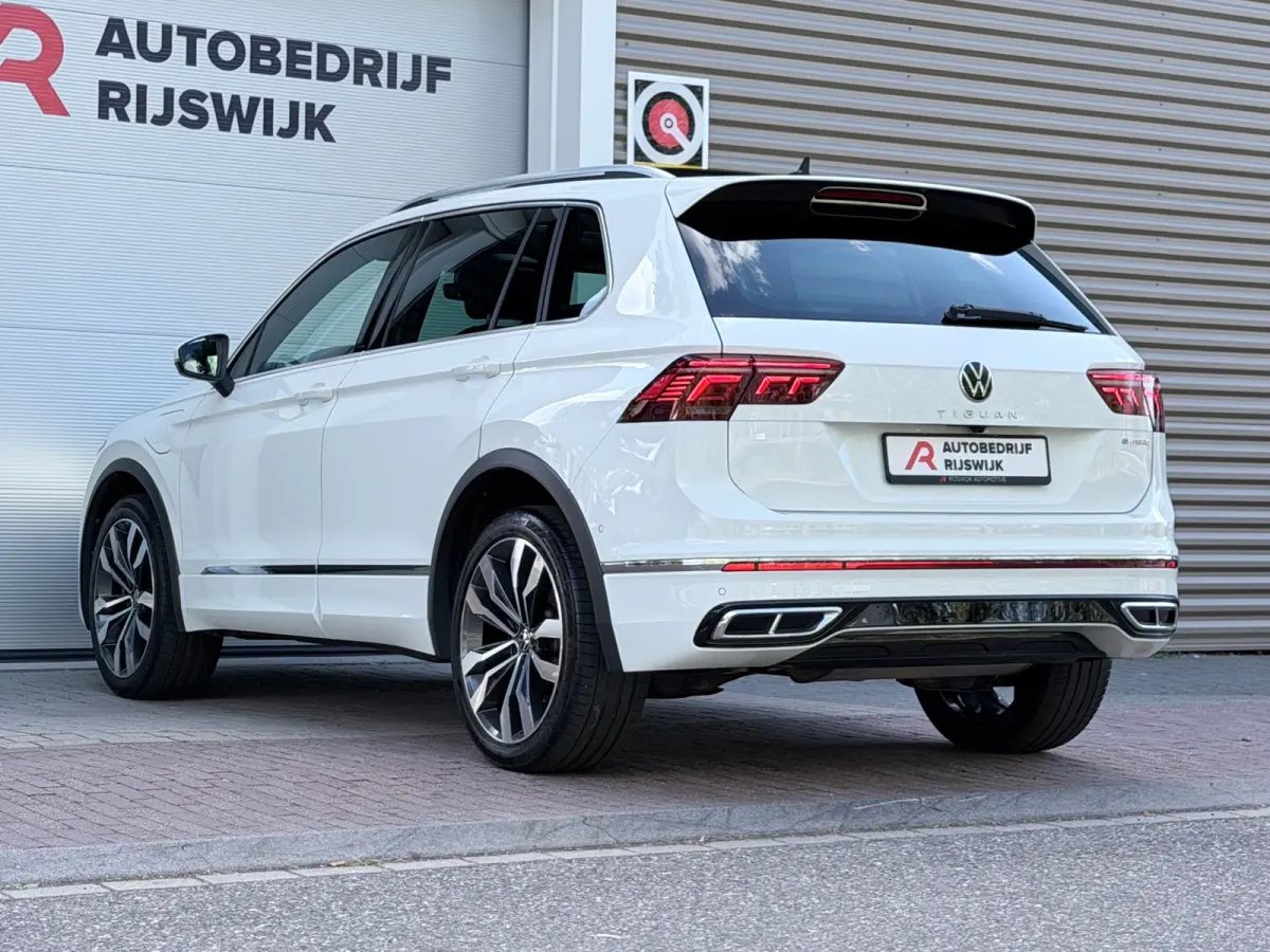 1.4 TSI eHybrid R-Line Pano/Keyless/Camera