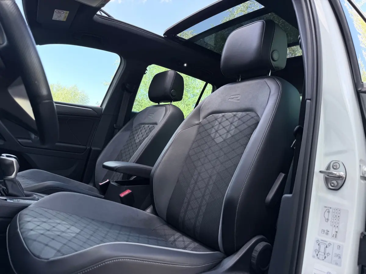 1.4 TSI eHybrid R-Line Pano/Keyless/Camera