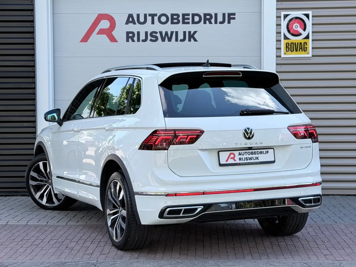 1.4 TSI eHybrid R-Line Pano/Keyless/Camera