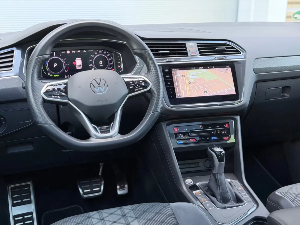 1.4 TSI eHybrid R-Line Pano/Keyless/Camera