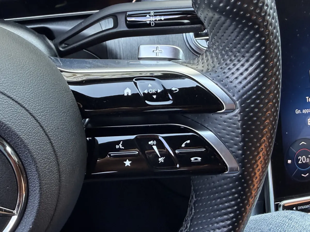 180 AMG Line | CarPlay | Camera | DAB+ | Bicolor | LED