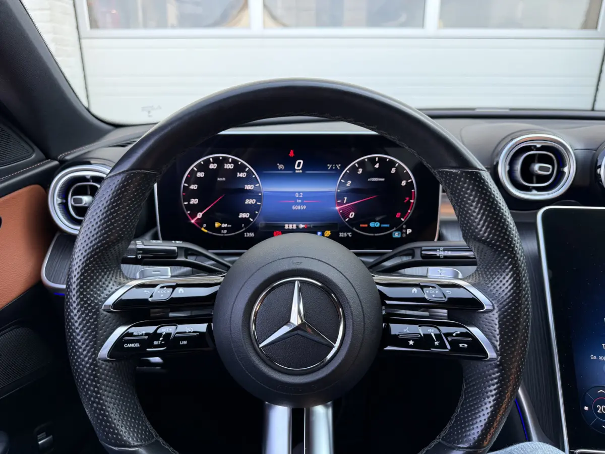 180 AMG Line | CarPlay | Camera | DAB+ | Bicolor | LED