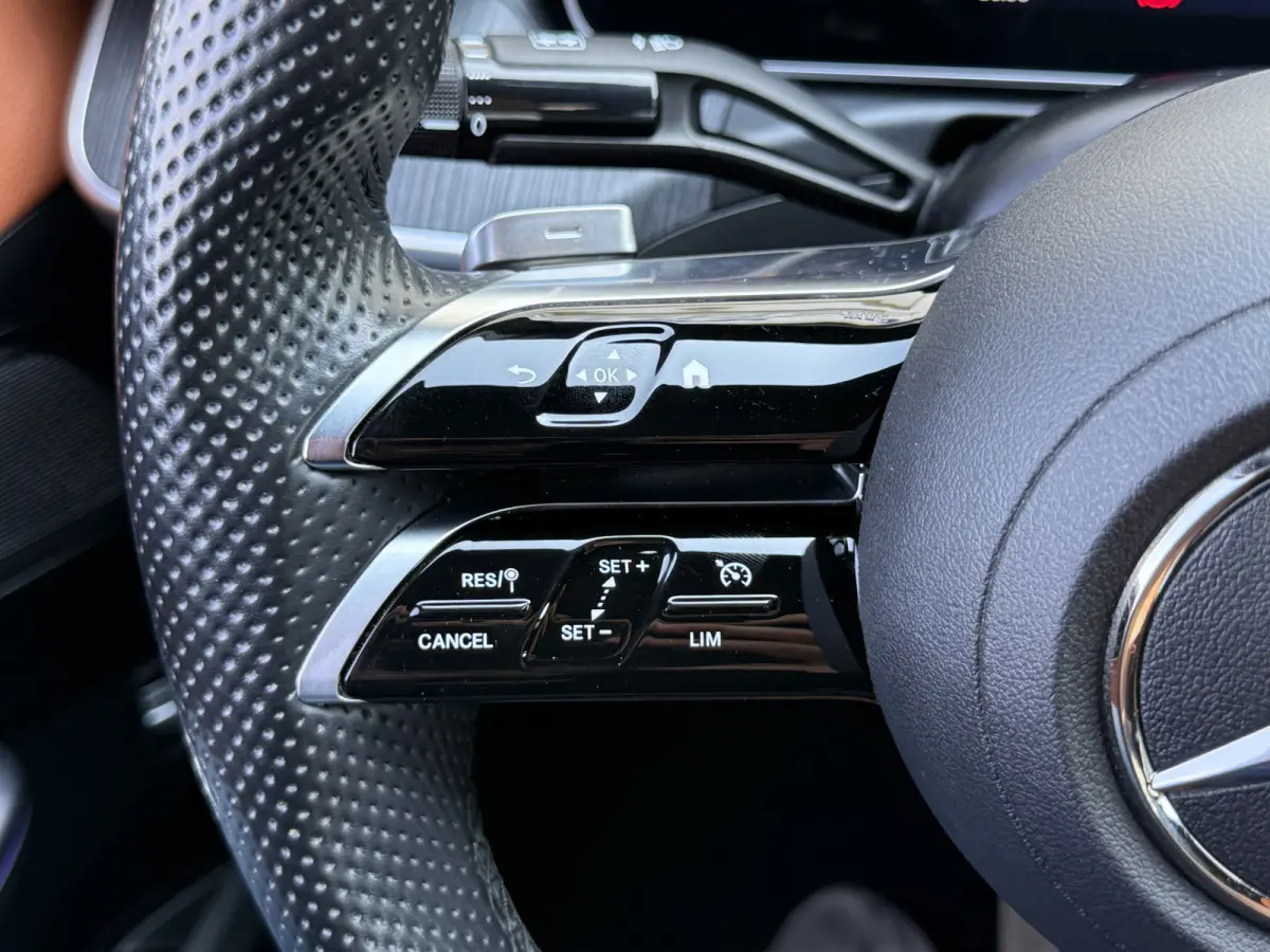 180 AMG Line | CarPlay | Camera | DAB+ | Bicolor | LED