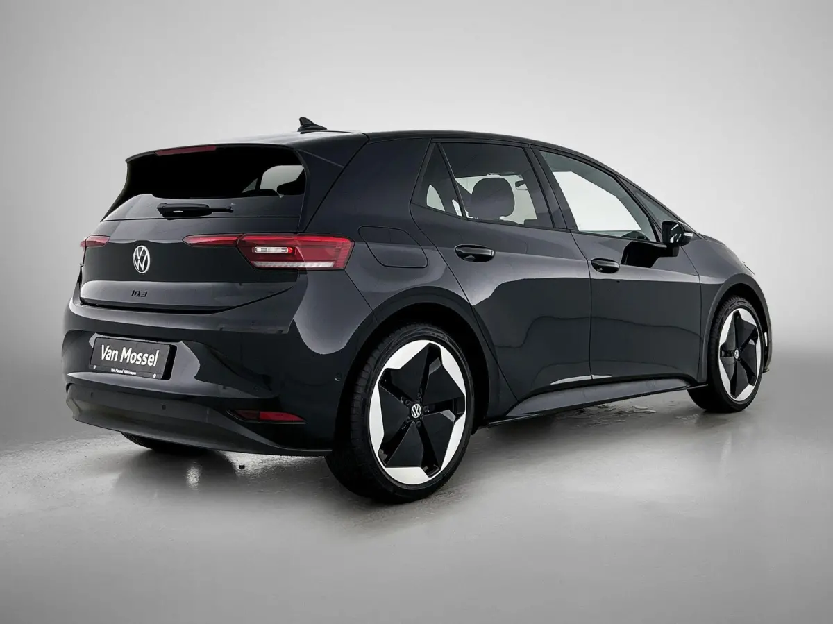 Pro Limited Edition 59 kWh | 204 PK | EM | Panorama Dak | Stoel en Stuurverwarming | Apple Carplay / Android Auto |