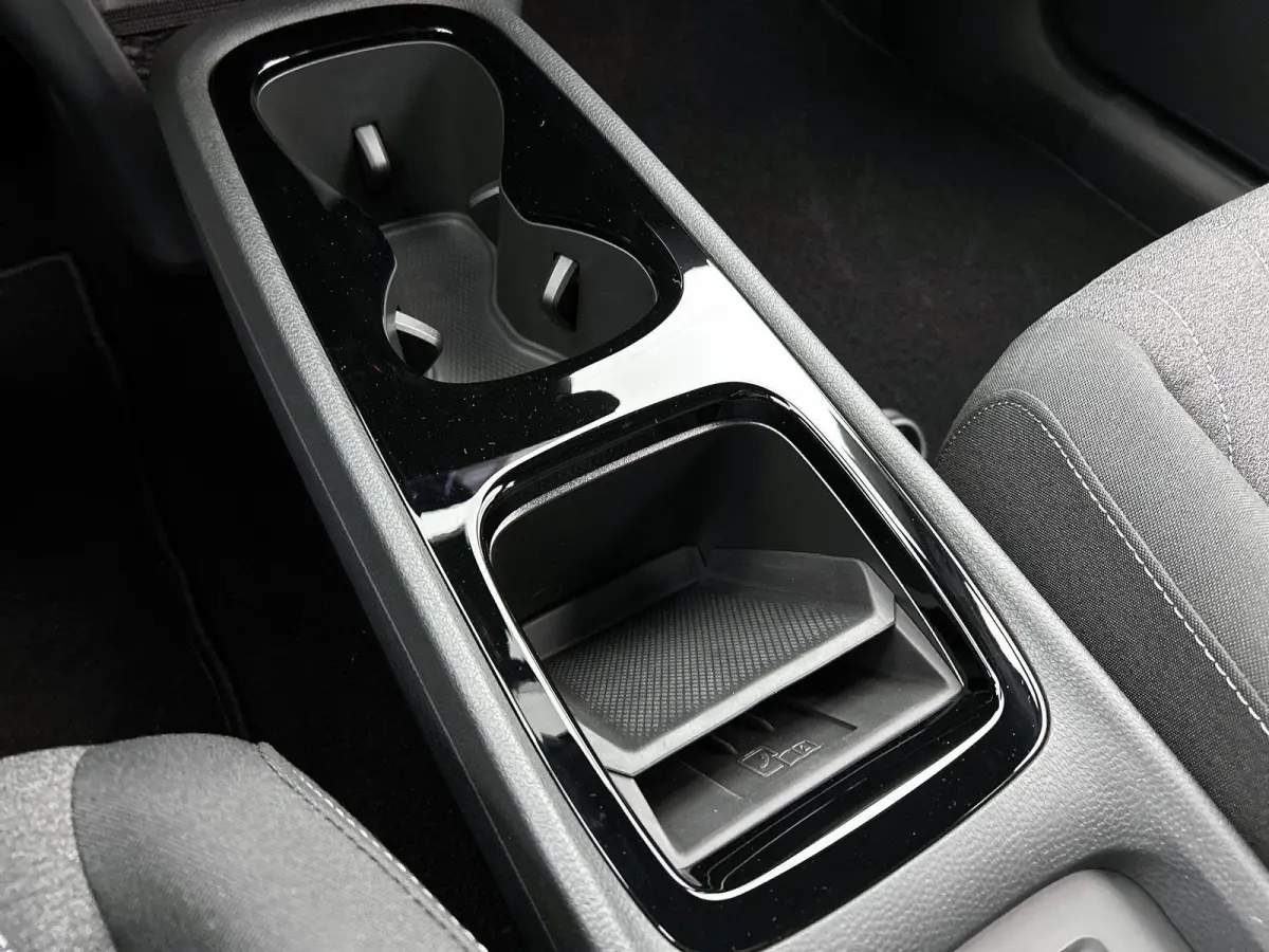 Pro Limited Edition 59 kWh | 204 PK | EM | Panorama Dak | Stoel en Stuurverwarming | Apple Carplay / Android Auto |