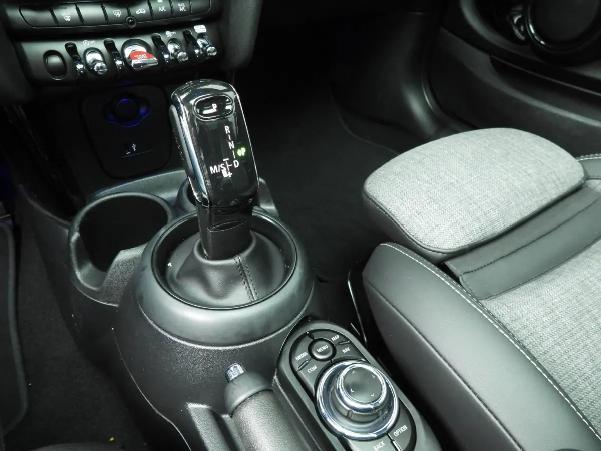 1.5 Cooper | LED | Navigatie | Panoramadak | Sportstoelen | Clima | DAB | Alu 17 inch