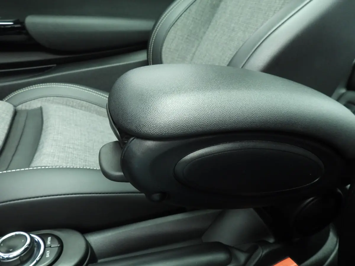 1.5 Cooper | LED | Navigatie | Panoramadak | Sportstoelen | Clima | DAB | Alu 17 inch