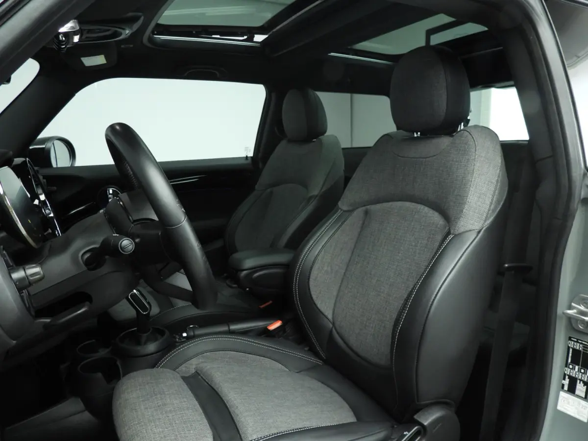 1.5 Cooper | LED | Navigatie | Panoramadak | Sportstoelen | Clima | DAB | Alu 17 inch