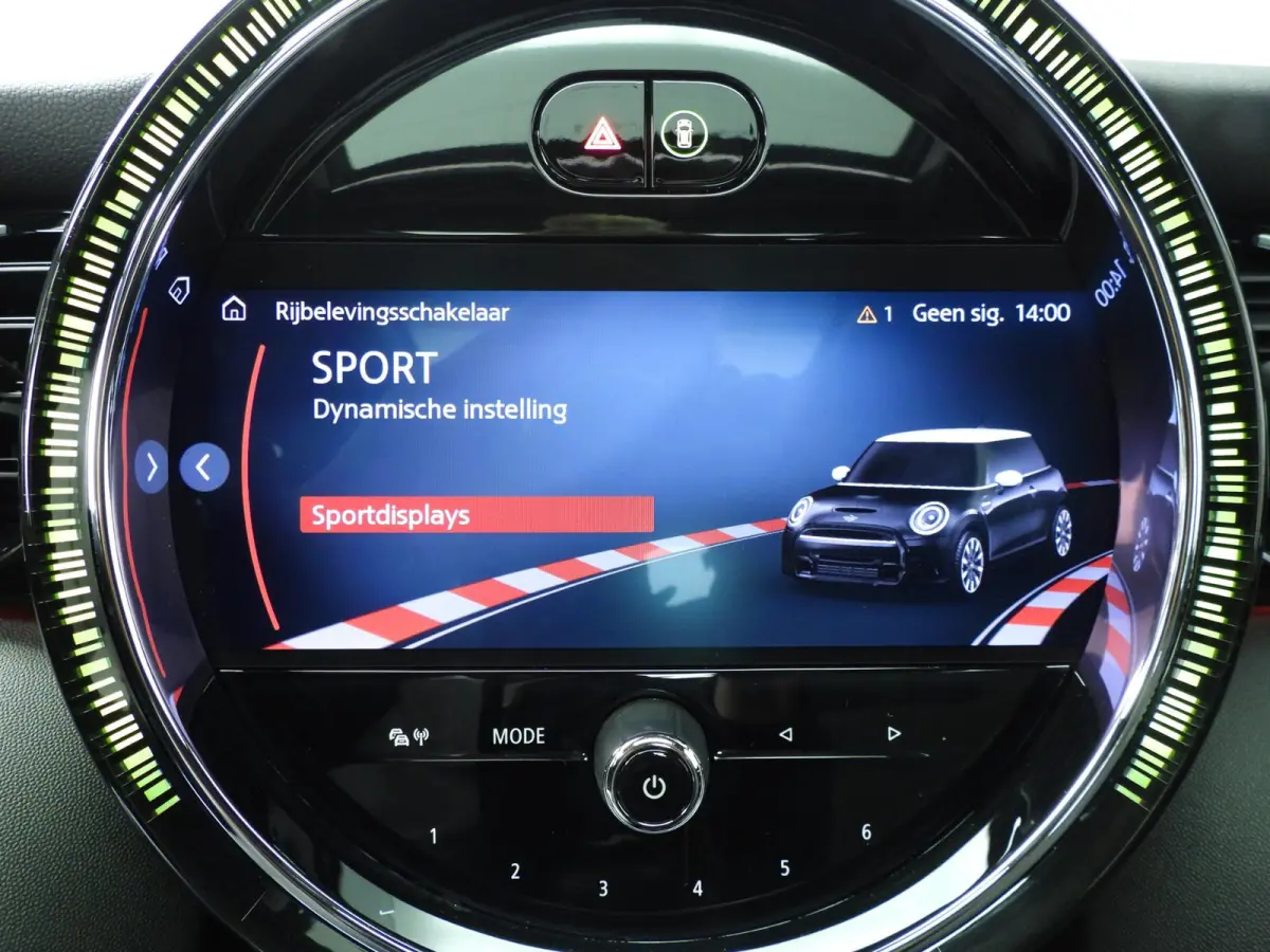 1.5 Cooper | LED | Navigatie | Panoramadak | Sportstoelen | Clima | DAB | Alu 17 inch