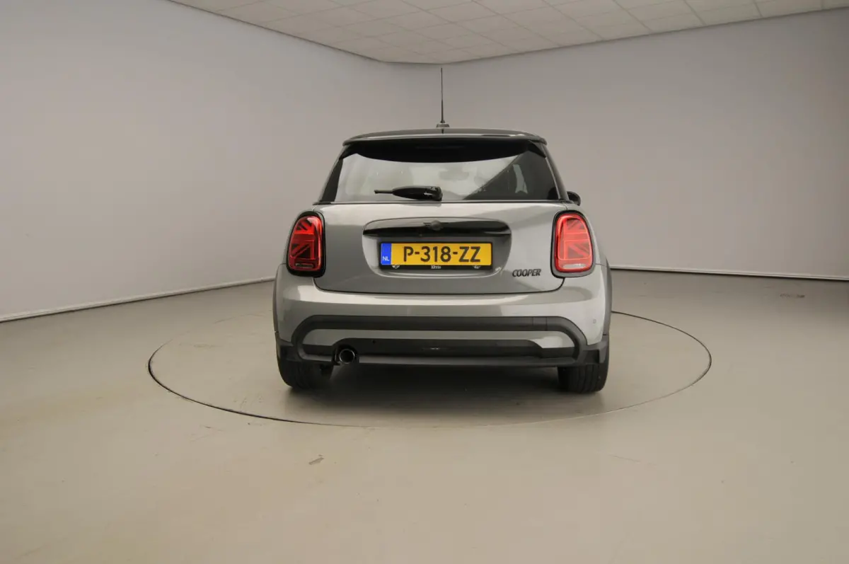 1.5 Cooper | LED | Navigatie | Panoramadak | Sportstoelen | Clima | DAB | Alu 17 inch