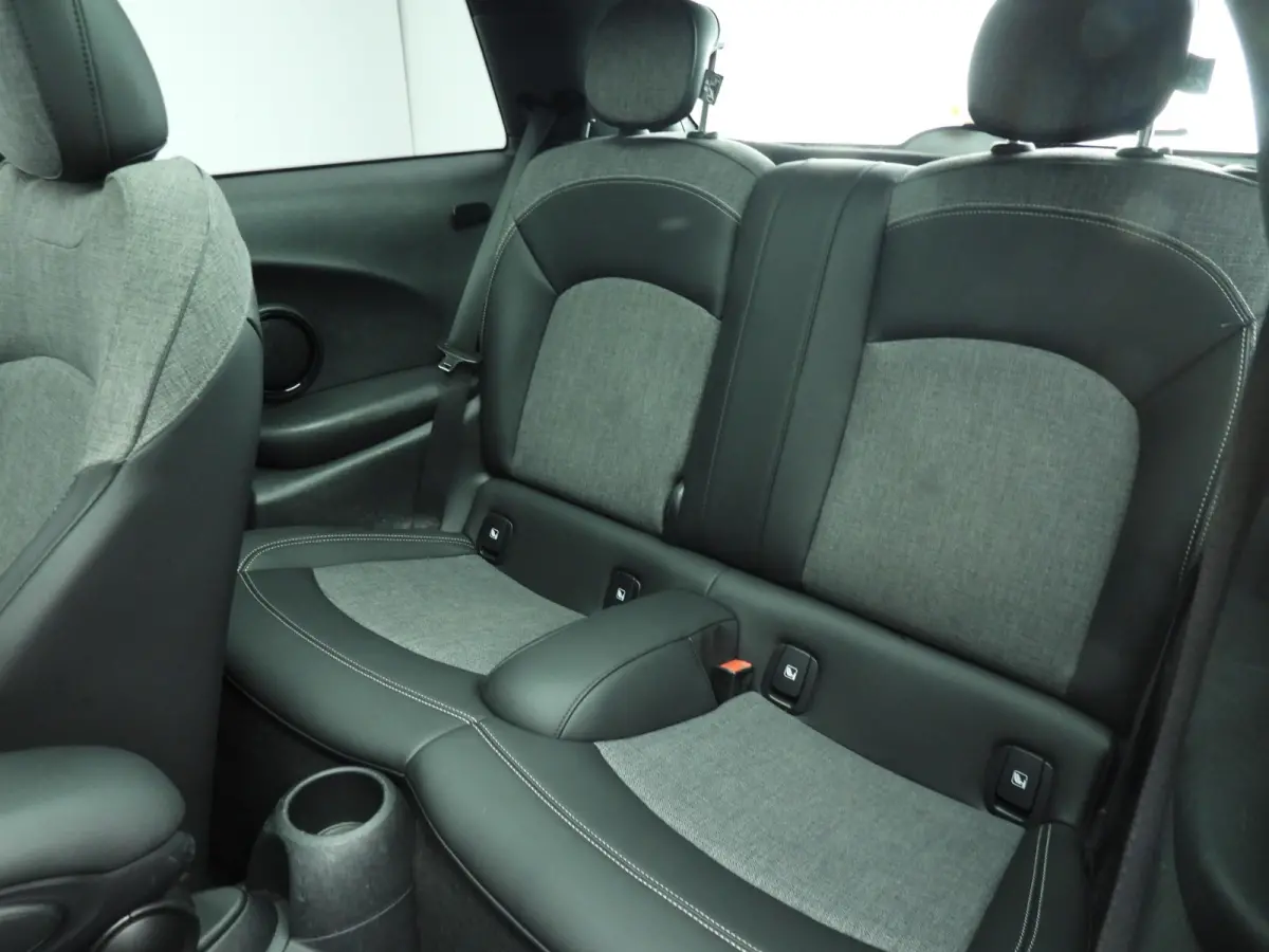 1.5 Cooper | LED | Navigatie | Panoramadak | Sportstoelen | Clima | DAB | Alu 17 inch