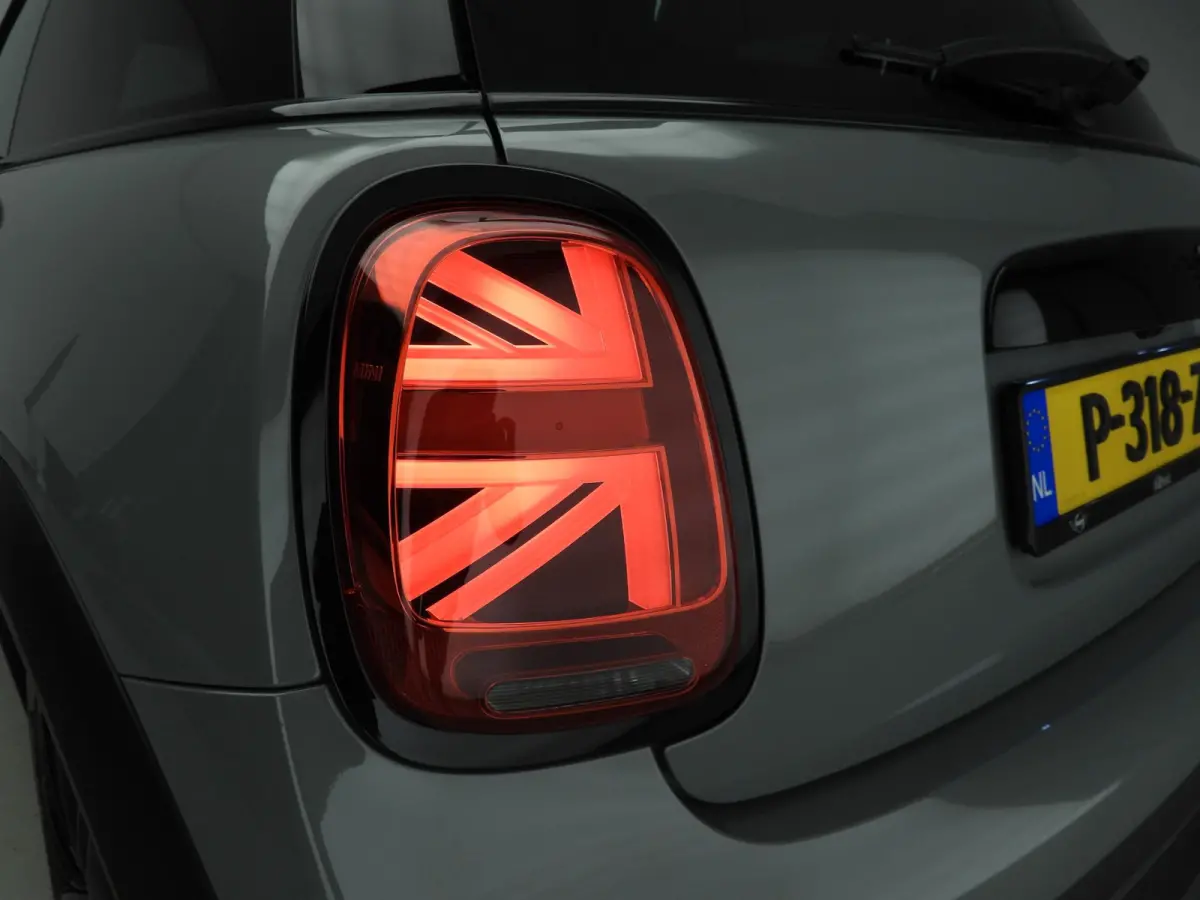 1.5 Cooper | LED | Navigatie | Panoramadak | Sportstoelen | Clima | DAB | Alu 17 inch