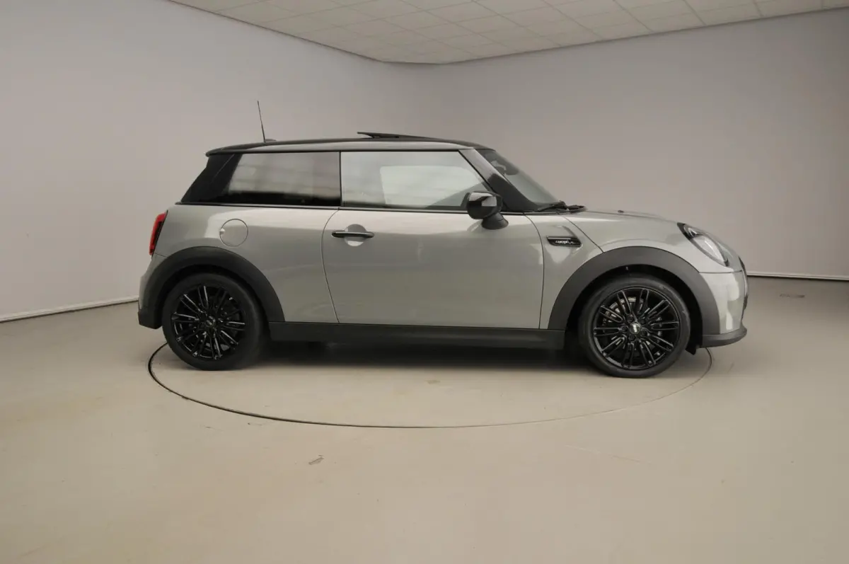 1.5 Cooper | LED | Navigatie | Panoramadak | Sportstoelen | Clima | DAB | Alu 17 inch