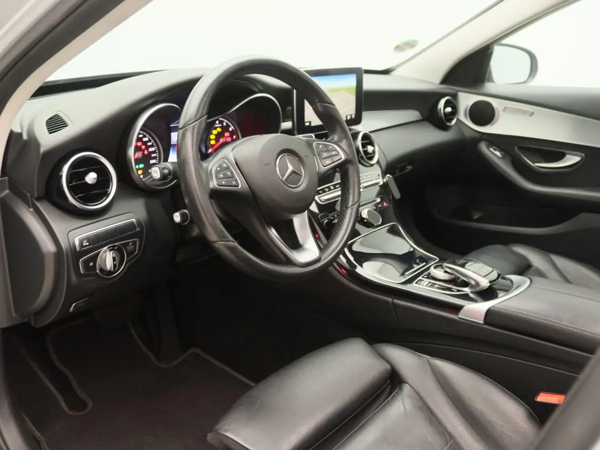 350 e | Panoramadak | Stoelverwarming | Navigatie | Lederen Bekleding | Climate Control | Lichtmetalen Velgen |