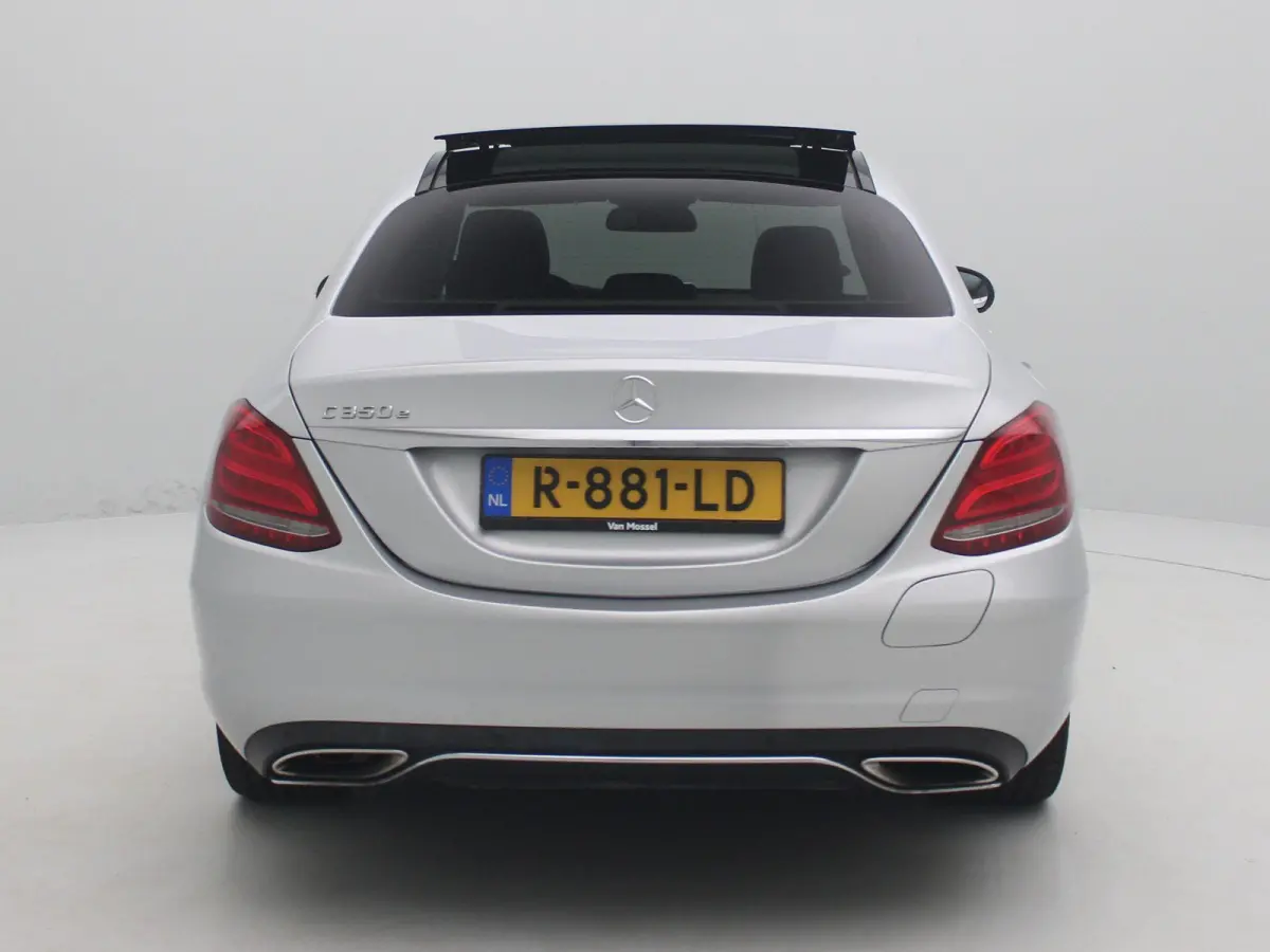 350 e | Panoramadak | Stoelverwarming | Navigatie | Lederen Bekleding | Climate Control | Lichtmetalen Velgen |