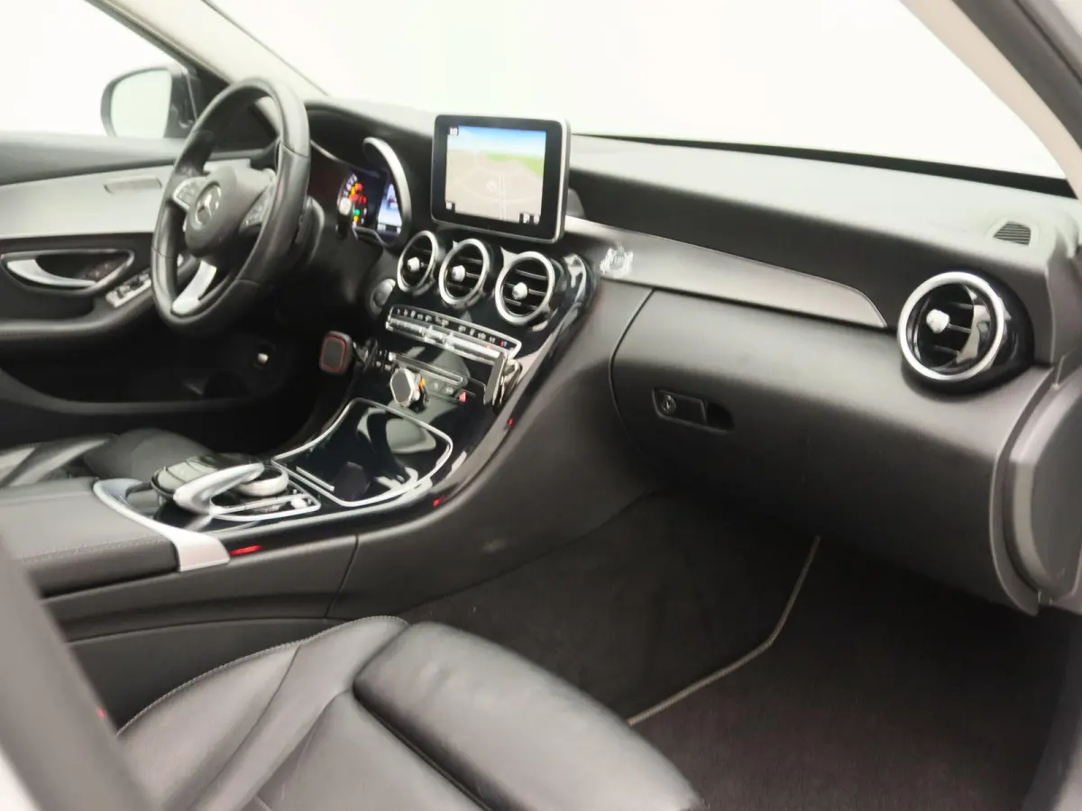 350 e | Panoramadak | Stoelverwarming | Navigatie | Lederen Bekleding | Climate Control | Lichtmetalen Velgen |