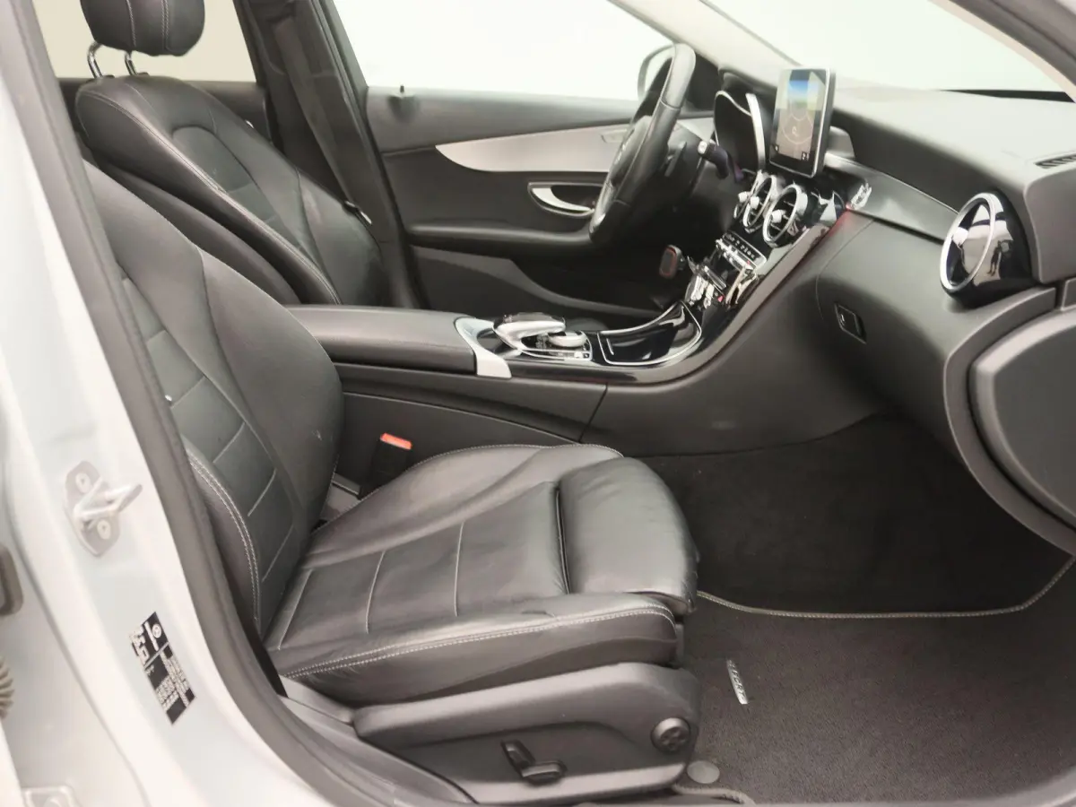 350 e | Panoramadak | Stoelverwarming | Navigatie | Lederen Bekleding | Climate Control | Lichtmetalen Velgen |