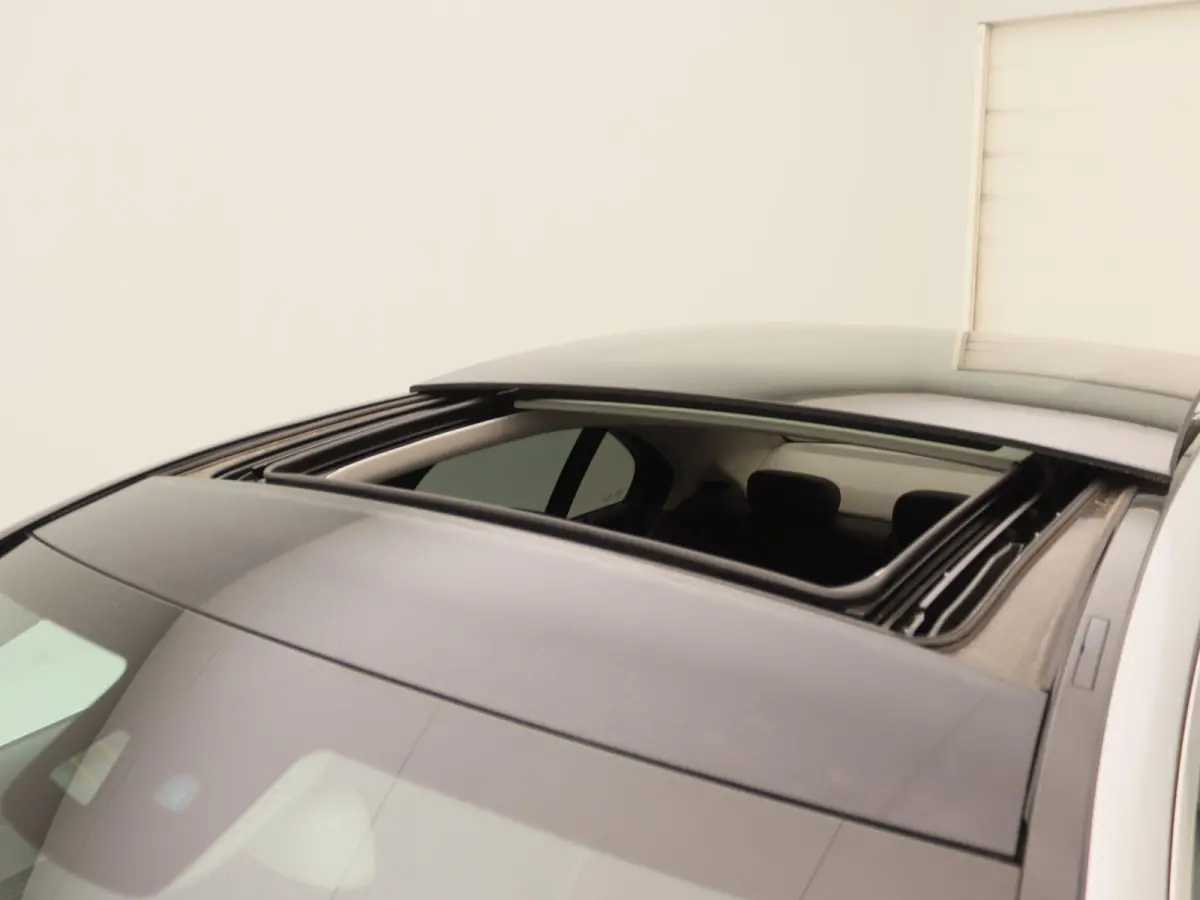 350 e | Panoramadak | Stoelverwarming | Navigatie | Lederen Bekleding | Climate Control | Lichtmetalen Velgen |