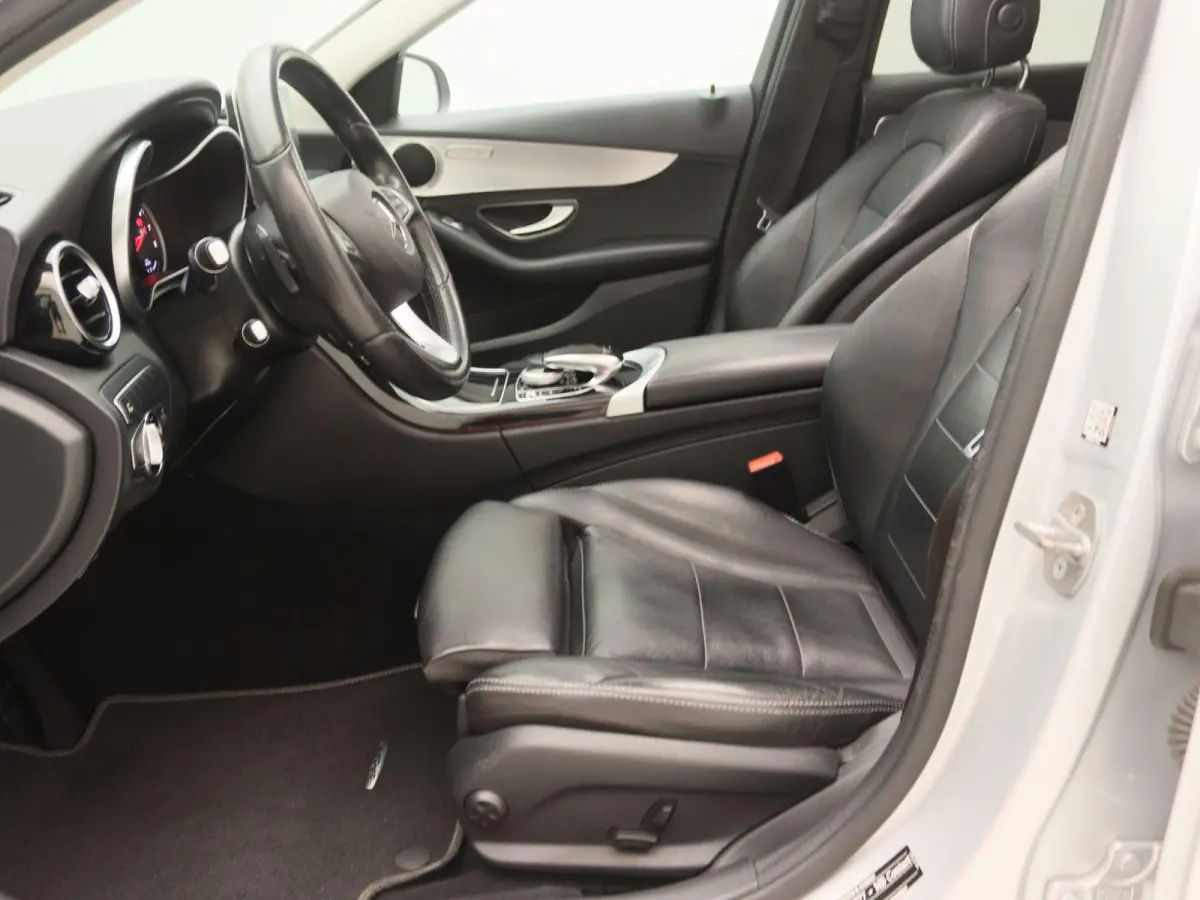 350 e | Panoramadak | Stoelverwarming | Navigatie | Lederen Bekleding | Climate Control | Lichtmetalen Velgen |