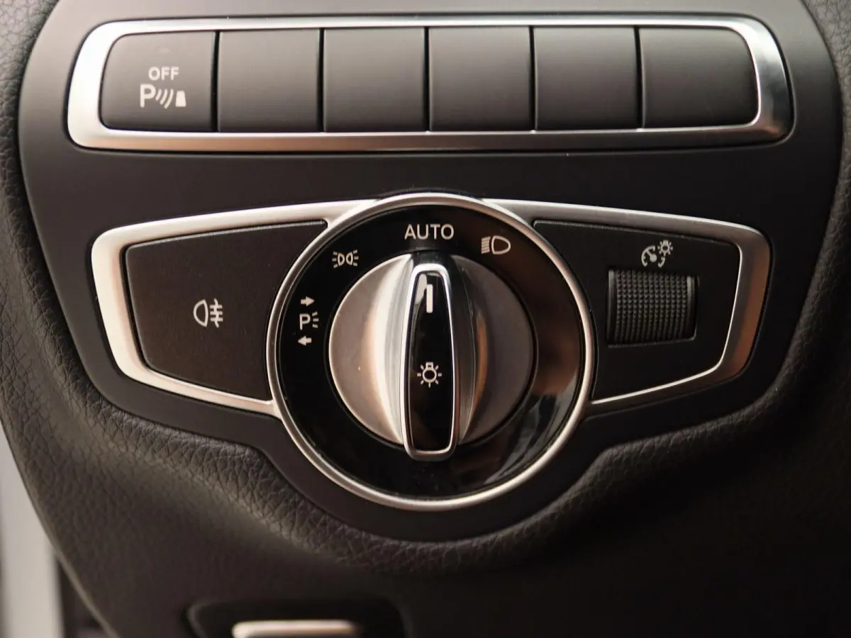 350 e | Panoramadak | Stoelverwarming | Navigatie | Lederen Bekleding | Climate Control | Lichtmetalen Velgen |
