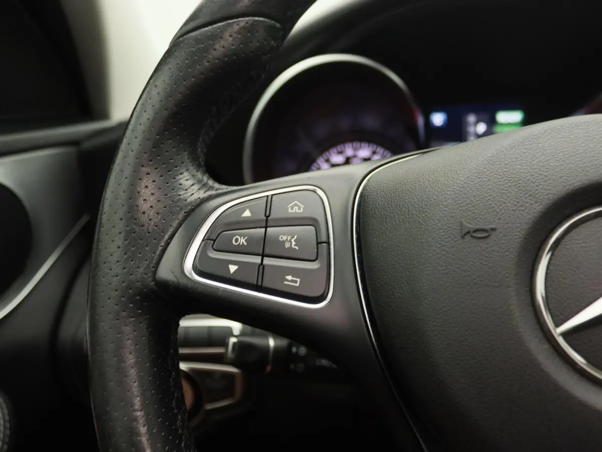 350 e | Panoramadak | Stoelverwarming | Navigatie | Lederen Bekleding | Climate Control | Lichtmetalen Velgen |