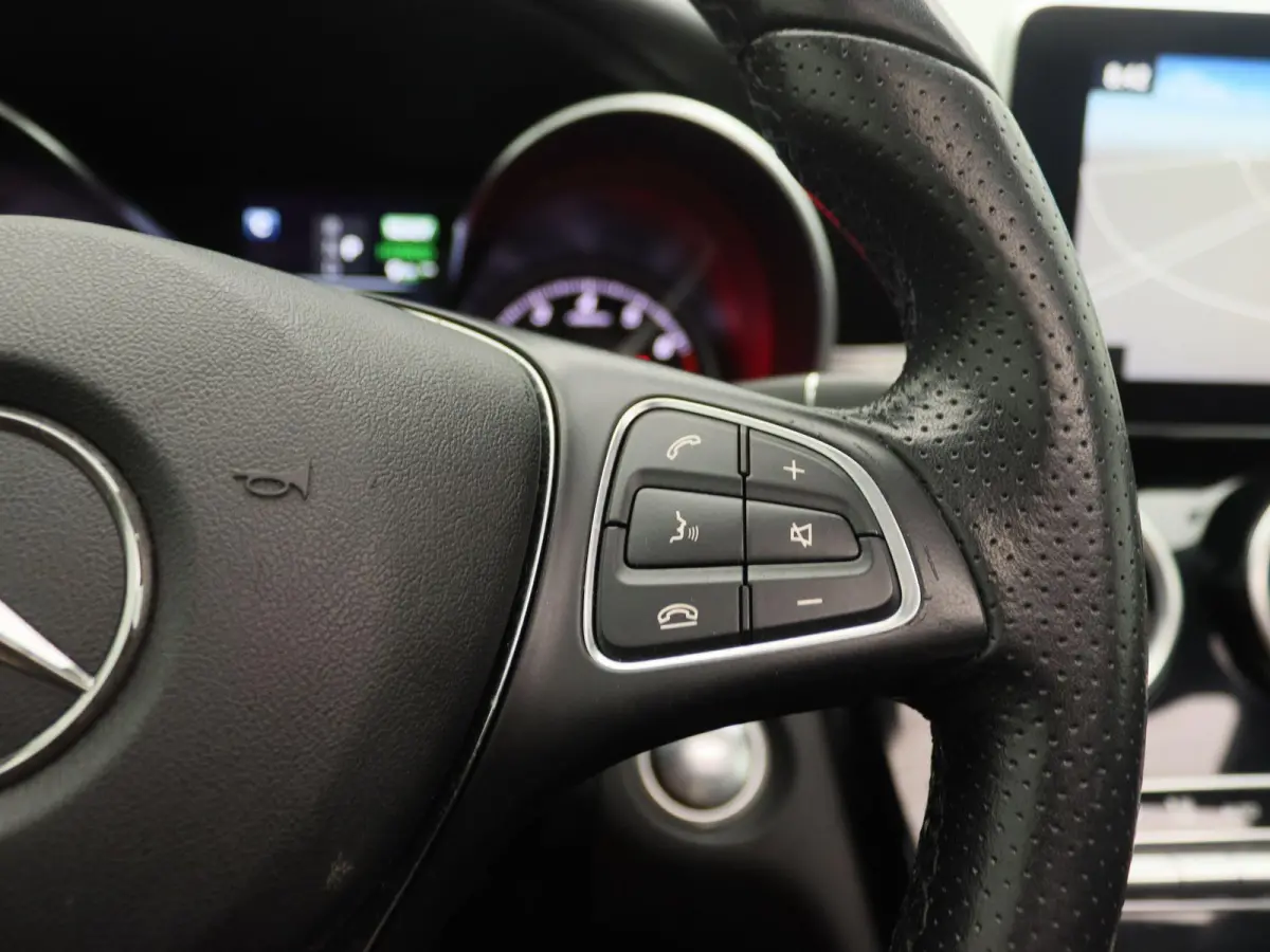 350 e | Panoramadak | Stoelverwarming | Navigatie | Lederen Bekleding | Climate Control | Lichtmetalen Velgen |
