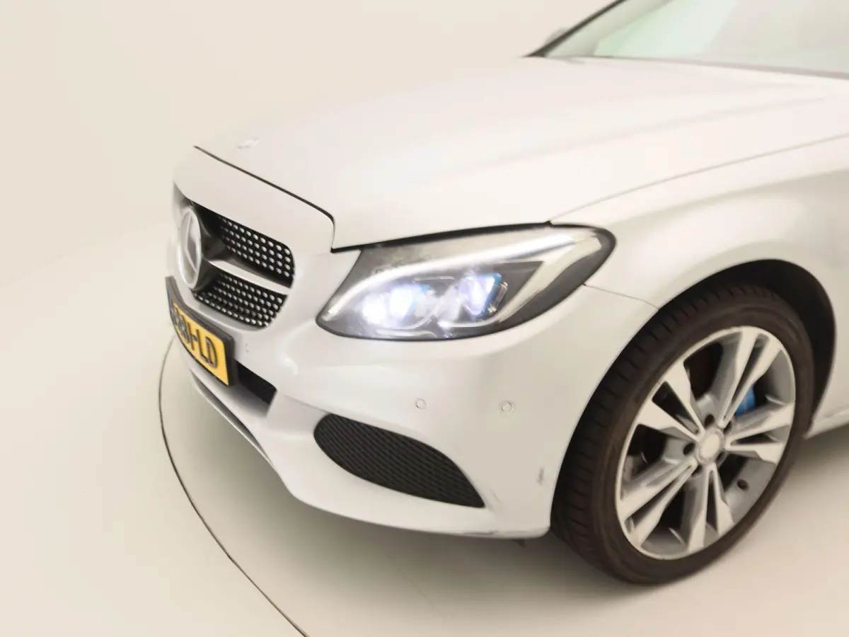 350 e | Panoramadak | Stoelverwarming | Navigatie | Lederen Bekleding | Climate Control | Lichtmetalen Velgen |