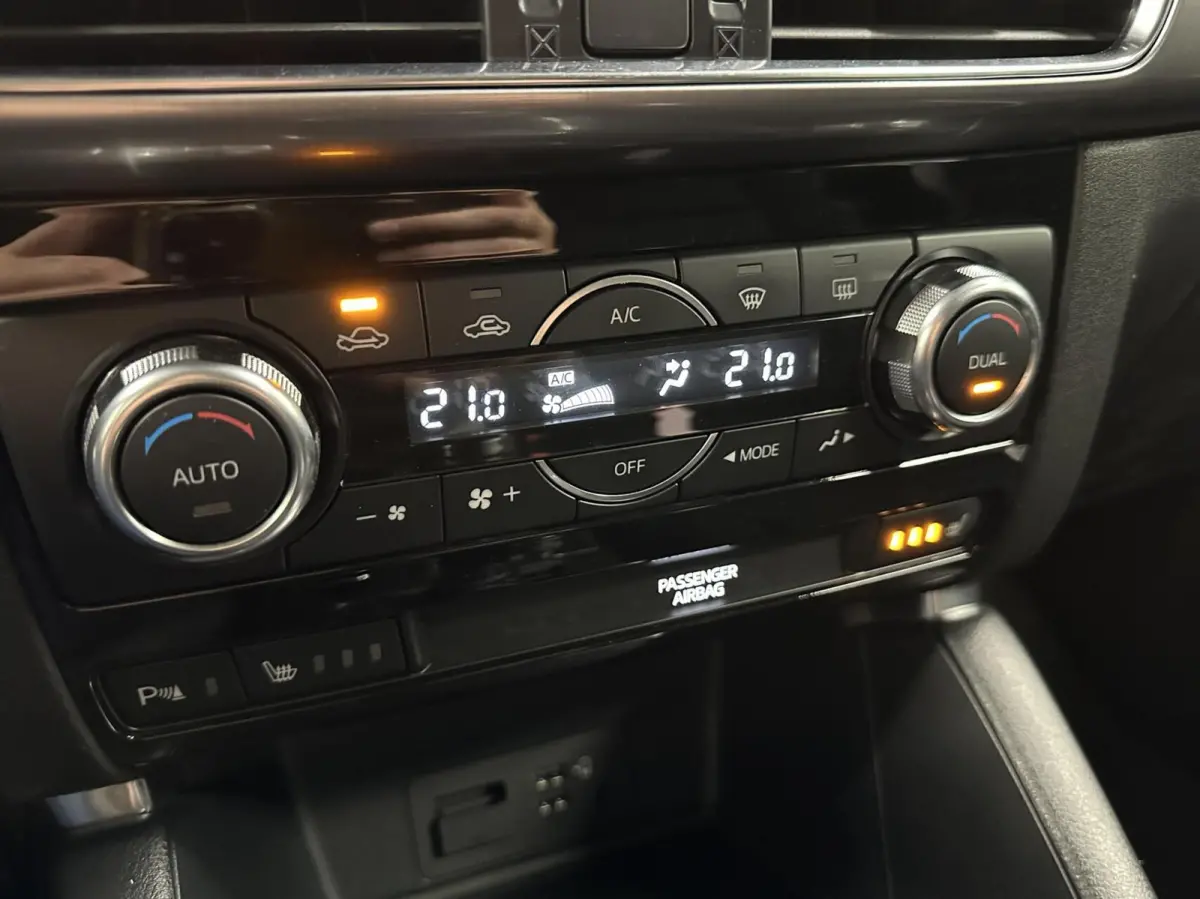 2.0 SkyActiv-G 165 Skylease+ 2WD NAVI CARPLAY TREKHAAK ECC CRUISE.