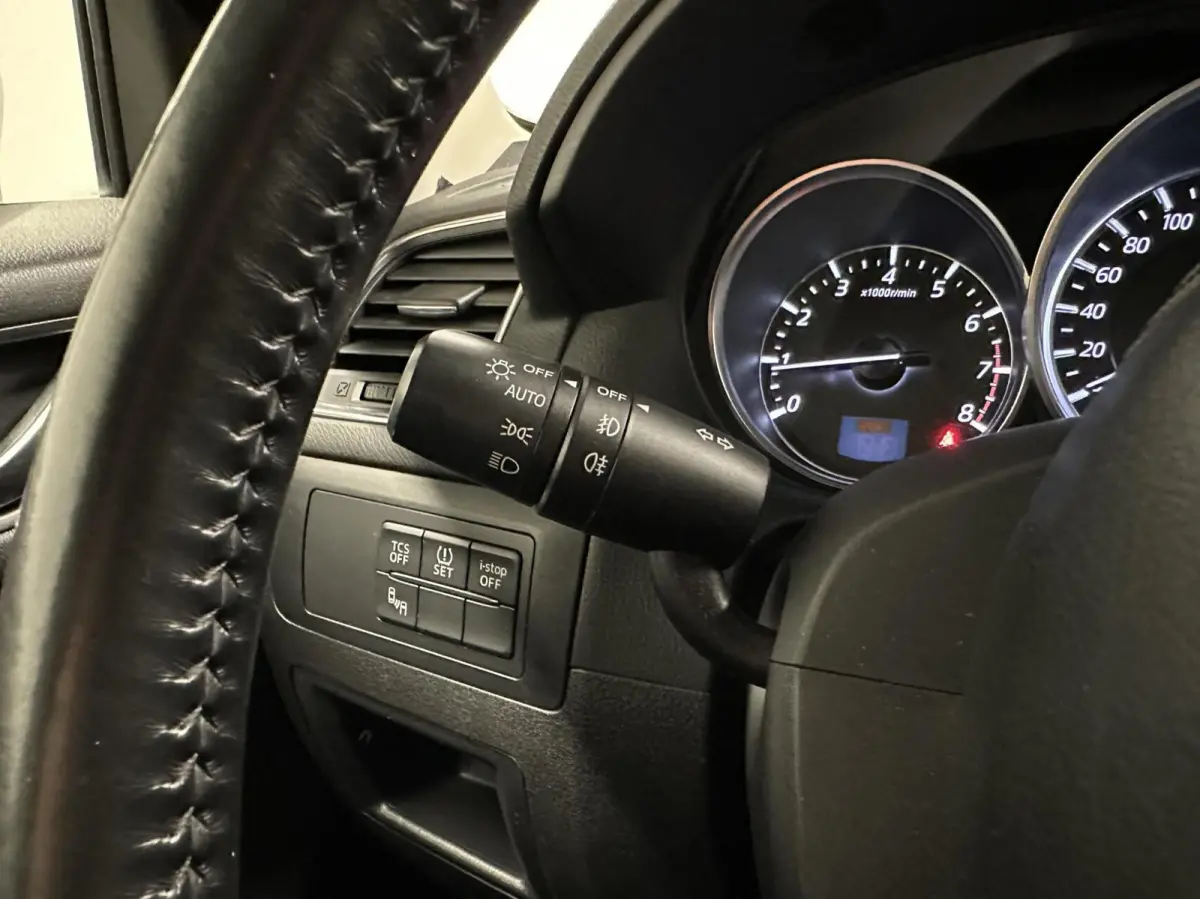 2.0 SkyActiv-G 165 Skylease+ 2WD NAVI CARPLAY TREKHAAK ECC CRUISE.