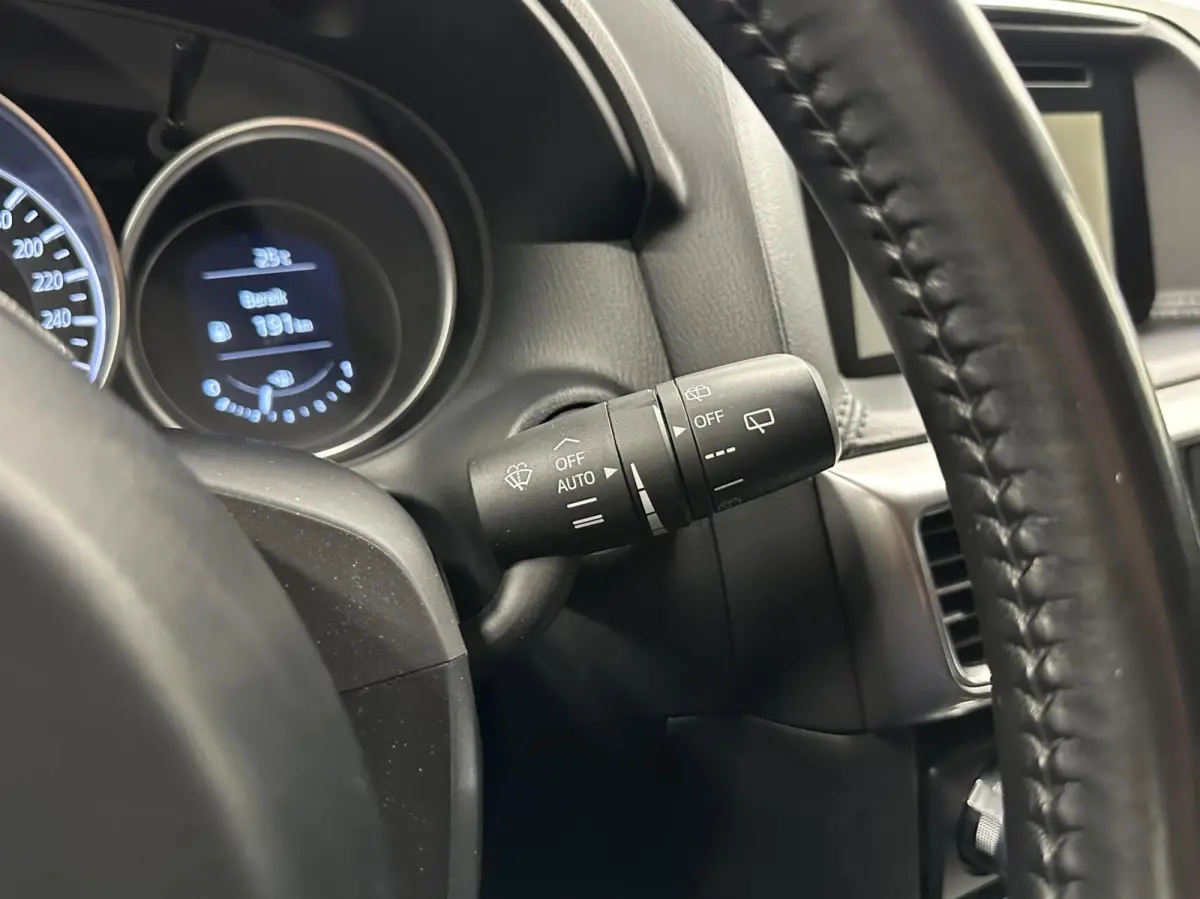 2.0 SkyActiv-G 165 Skylease+ 2WD NAVI CARPLAY TREKHAAK ECC CRUISE.