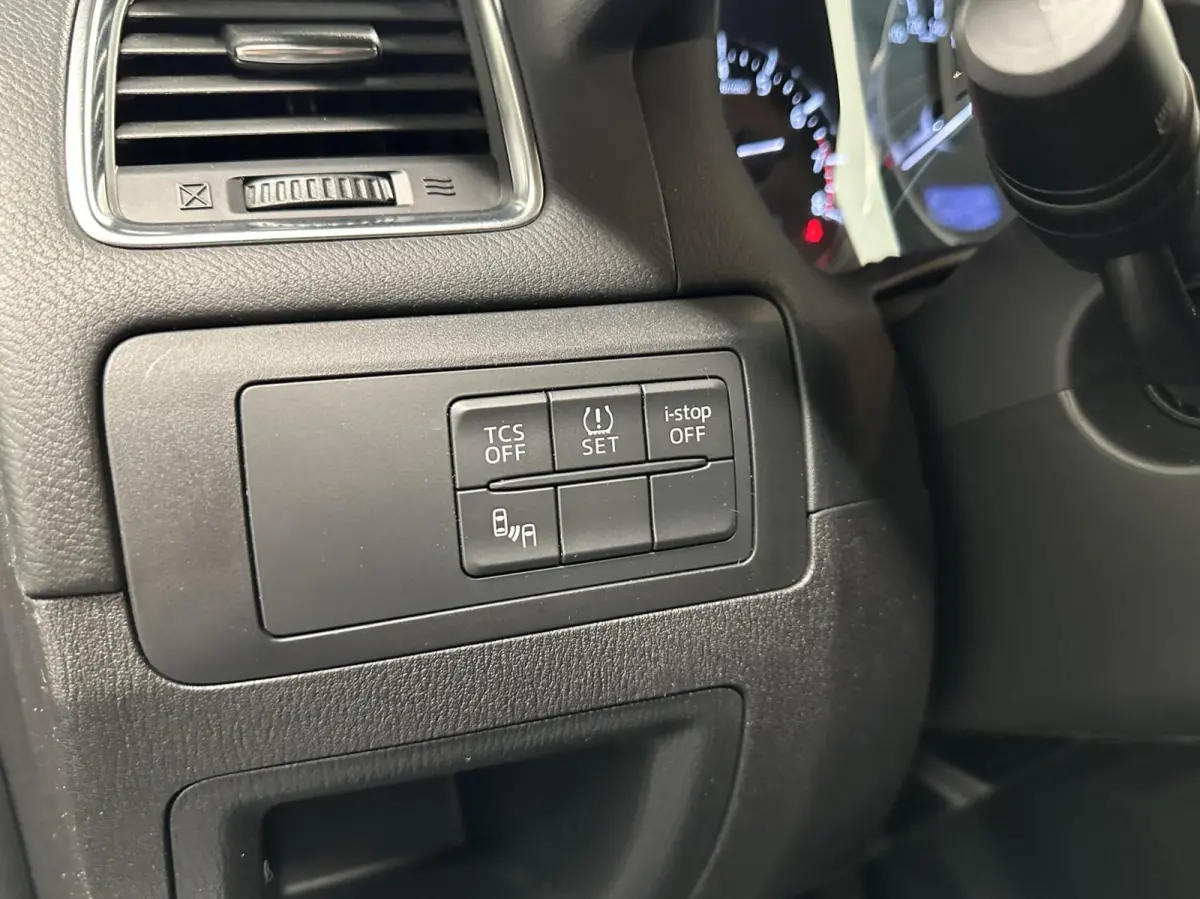 2.0 SkyActiv-G 165 Skylease+ 2WD NAVI CARPLAY TREKHAAK ECC CRUISE.