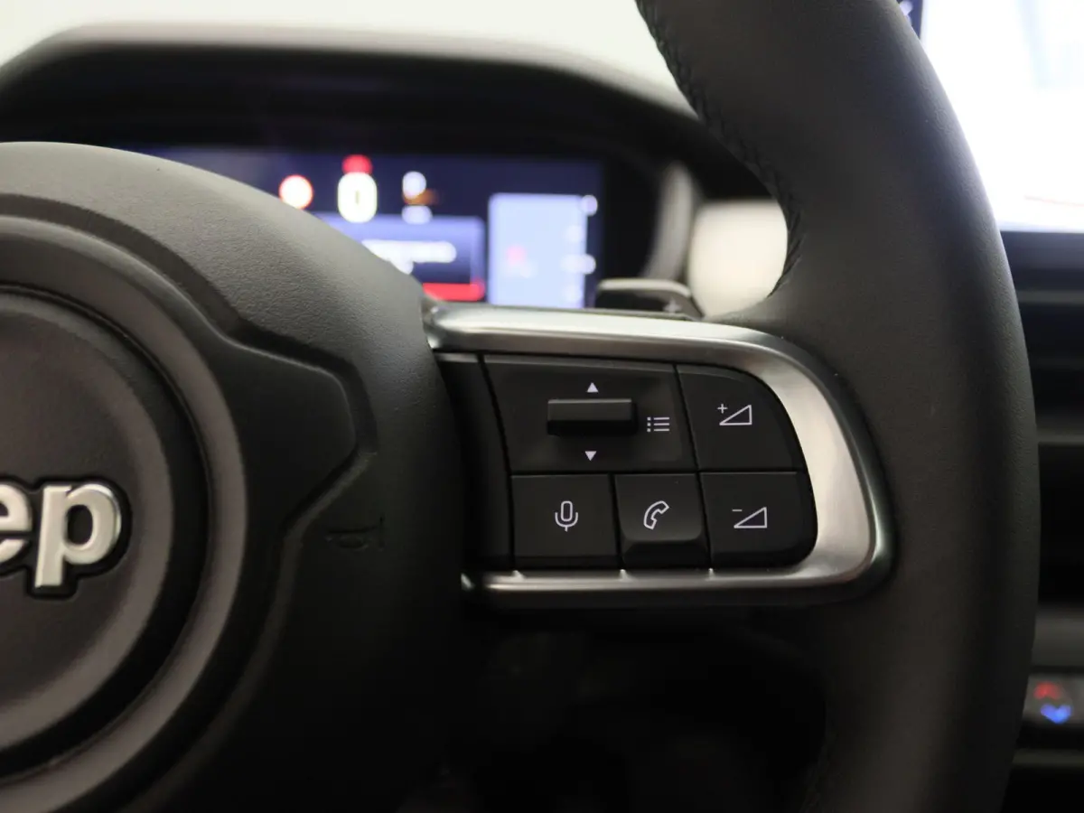 1.2 e-Hybrid Altitude | Camera | Climate control | Apple Carplay/Android Auto