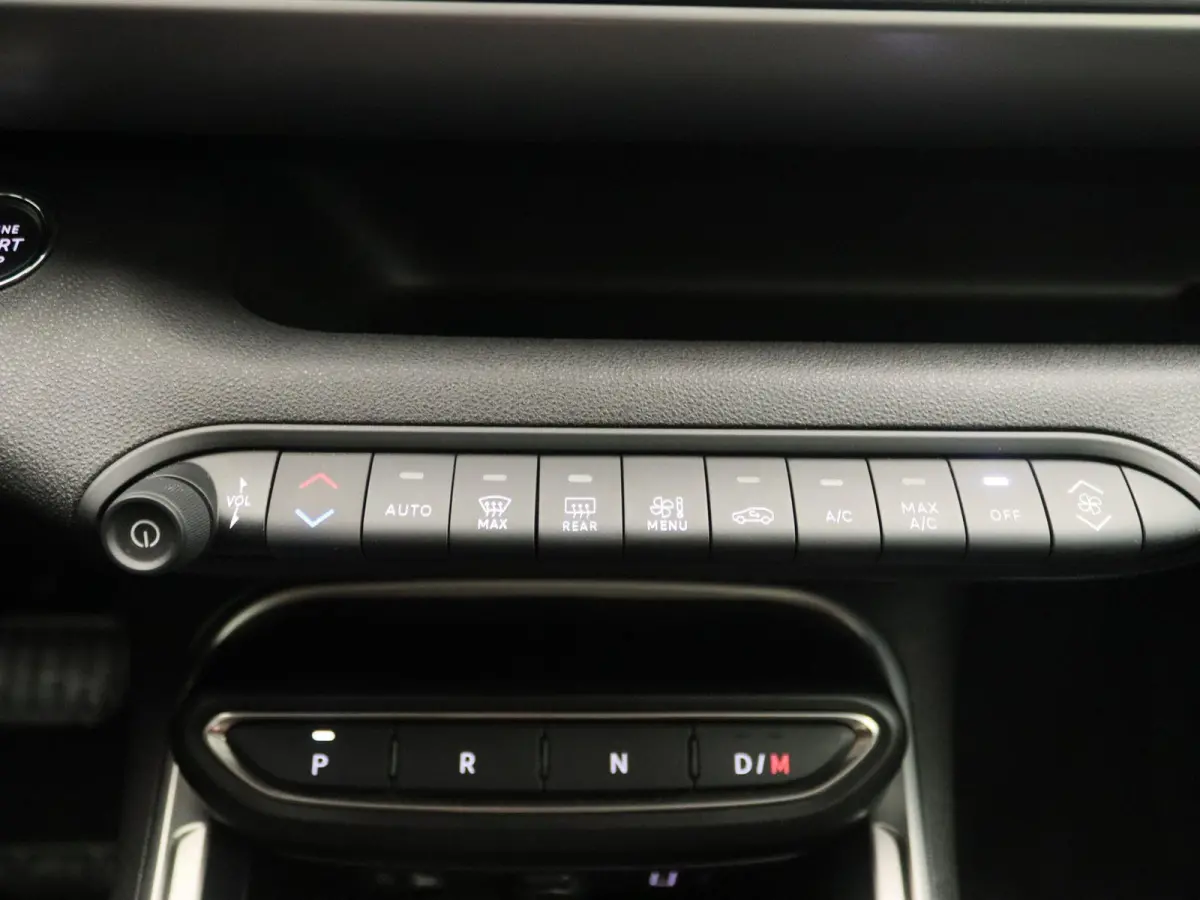 1.2 e-Hybrid Altitude | Camera | Climate control | Apple Carplay/Android Auto