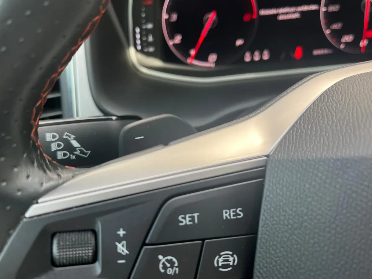 1.5 TSI FR Business Intense | 19' LMV | Elek. Trekhaak | Lederen Bekleding | Memory | Panoramadak |