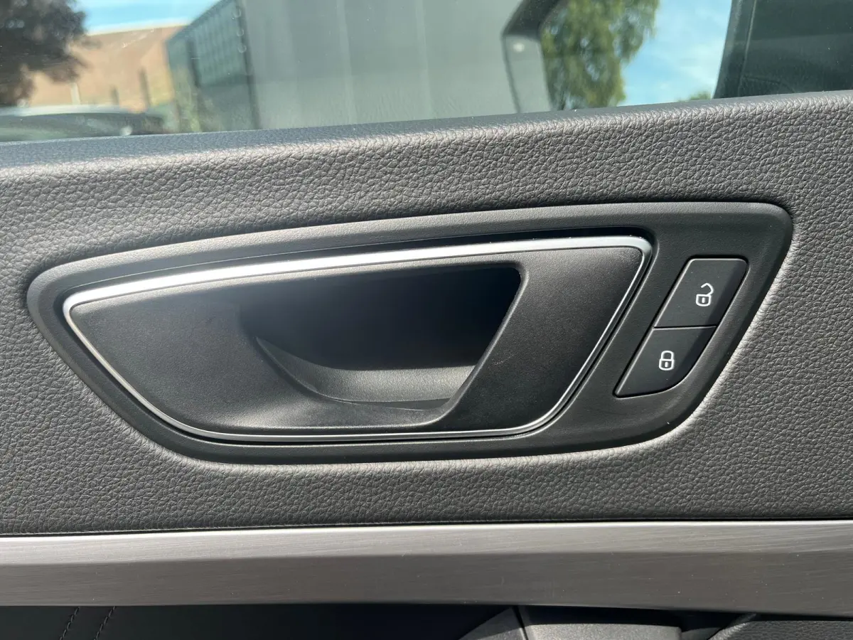1.5 TSI FR Business Intense | 19' LMV | Elek. Trekhaak | Lederen Bekleding | Memory | Panoramadak |