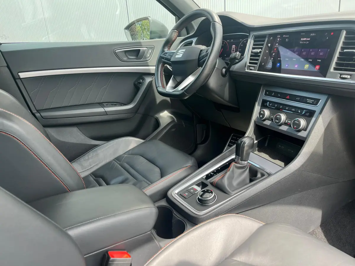 1.5 TSI FR Business Intense | 19' LMV | Elek. Trekhaak | Lederen Bekleding | Memory | Panoramadak |