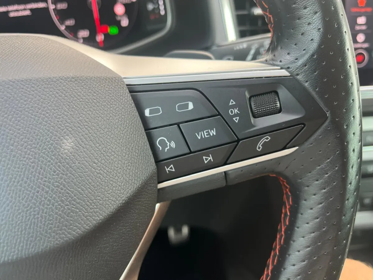 1.5 TSI FR Business Intense | 19' LMV | Elek. Trekhaak | Lederen Bekleding | Memory | Panoramadak |
