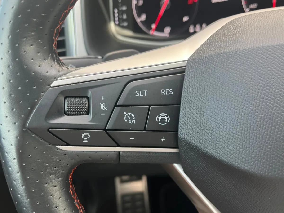 1.5 TSI FR Business Intense | 19' LMV | Elek. Trekhaak | Lederen Bekleding | Memory | Panoramadak |