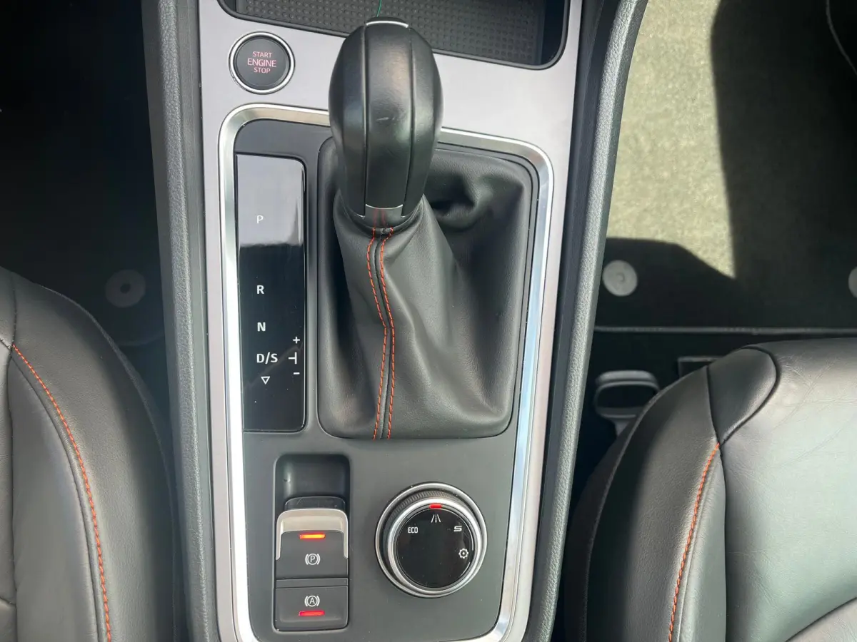 1.5 TSI FR Business Intense | 19' LMV | Elek. Trekhaak | Lederen Bekleding | Memory | Panoramadak |