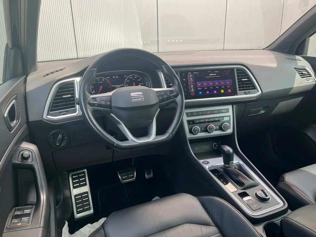 1.5 TSI FR Business Intense | 19' LMV | Elek. Trekhaak | Lederen Bekleding | Memory | Panoramadak |